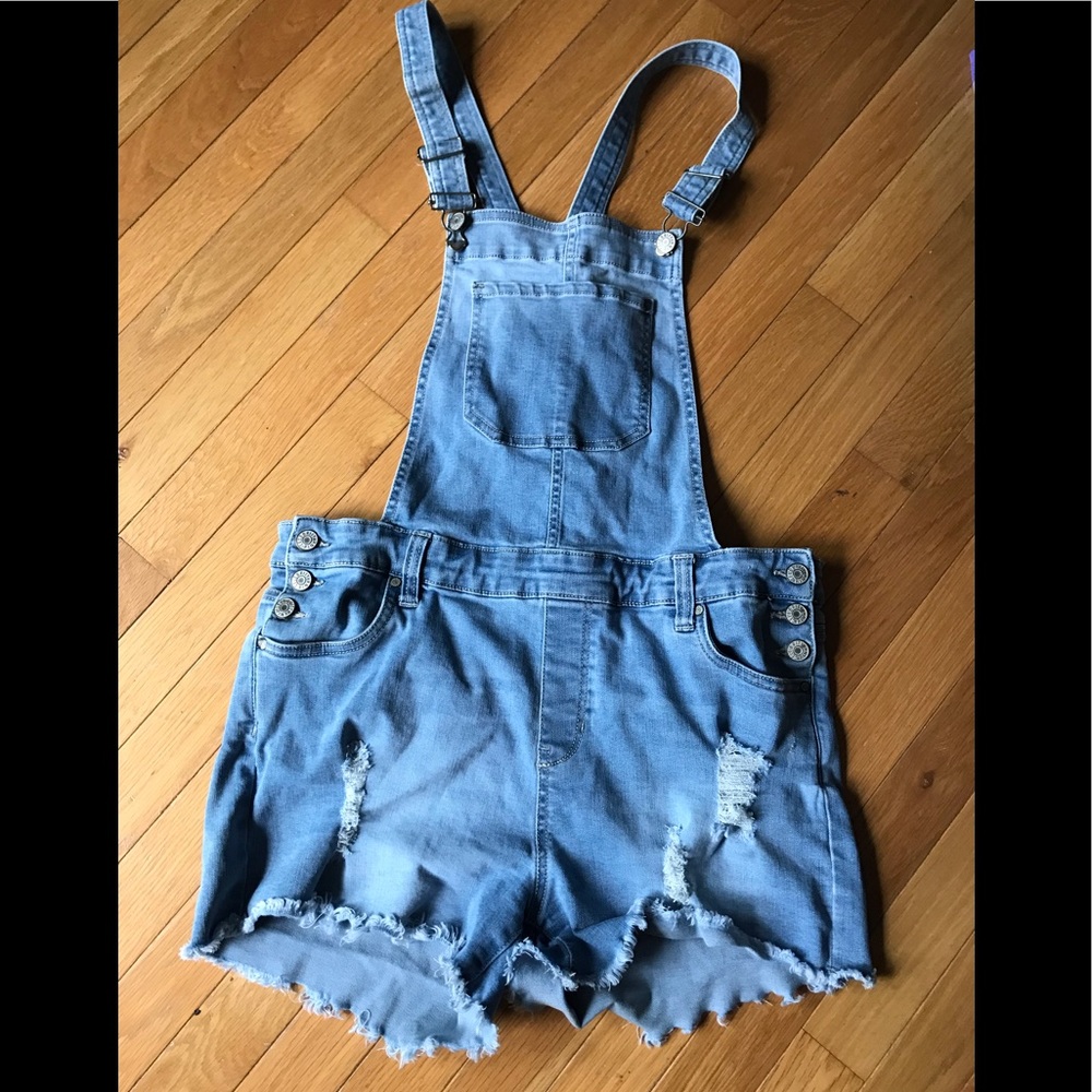 Overall shorts